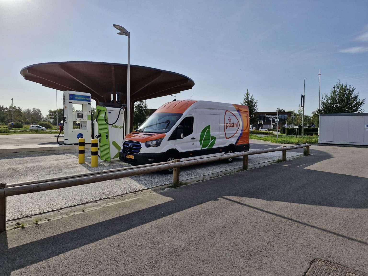 e-laden bij Fountain Fuel door PostNL